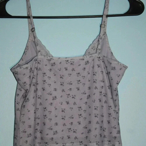Hollister Camisole with Lace Lilac Floral Print - Picture 12 of 14